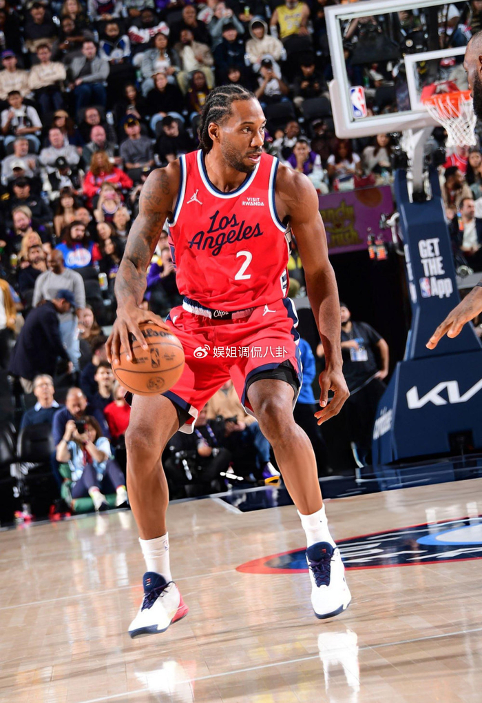 开云官网-莱昂纳德复出再赢德比！26分钟轰24分5板4助 连续23场20+创新高|小卡|考瓦伊·莱昂纳德|快船|迈尔斯-莱昂纳德|科怀-伦纳德_新浪体育_新浪新闻