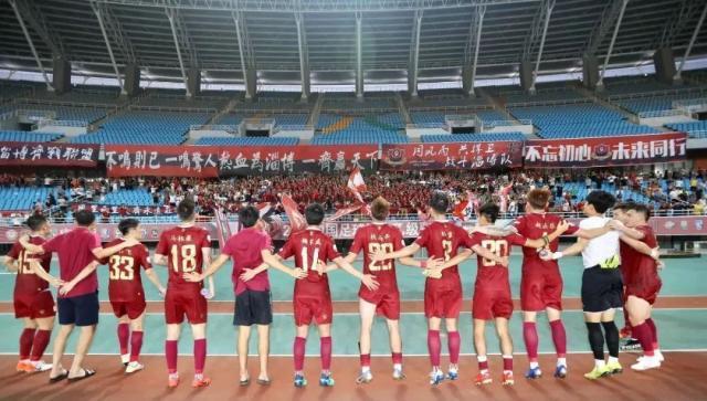 开云下载-打脸！淄博蹴鞠自宣已获中甲资质后 队员发信讨薪