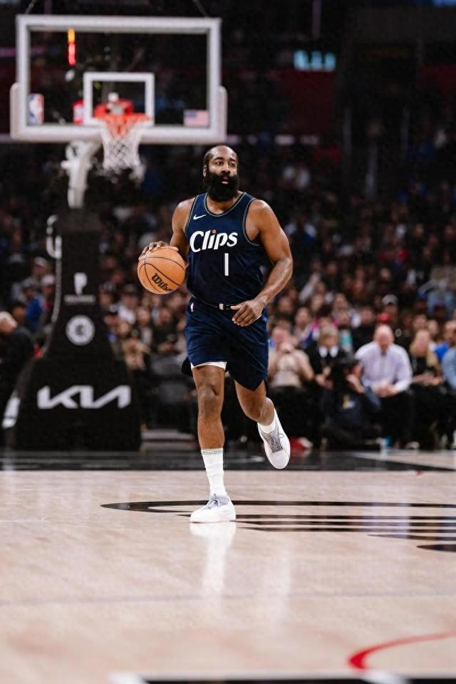 开云APP-哈登36岁了，他能超诺维茨基31560的得分纪录吗？结果挺意外|詹姆斯·哈登|德克·诺维茨基|NBA|德克-诺维茨基|科比-布莱恩特_新浪体育_新浪新闻